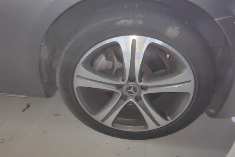 Used Mercedes-Benz E-Class 2016 E 200 L Sport Edition Right Front Wheel Hub
