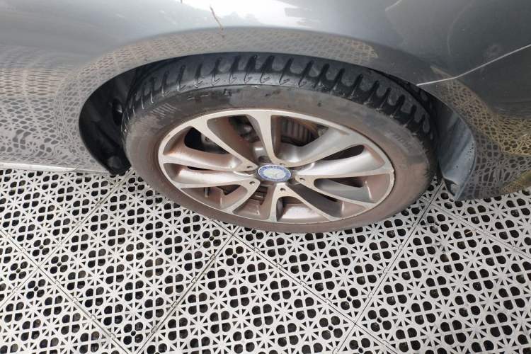 Used Mercedes-Benz E-Class 2016 E 200 L Right Front Wheel Hub