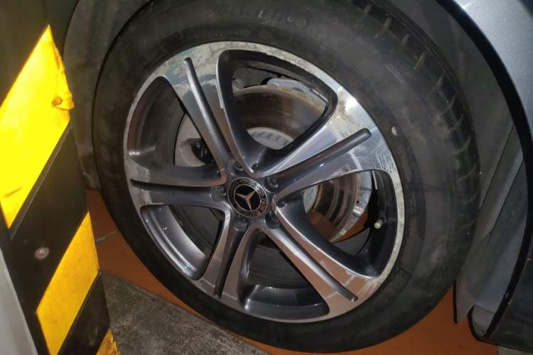 Used Mercedes-Benz E-Class 2016 E 200 L Sport Edition Right Front Wheel Hub