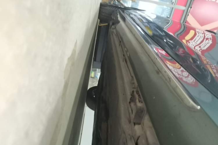 Used Mercedes-Benz E-Class 2016 E 200 L Sport Edition Right Side Sill