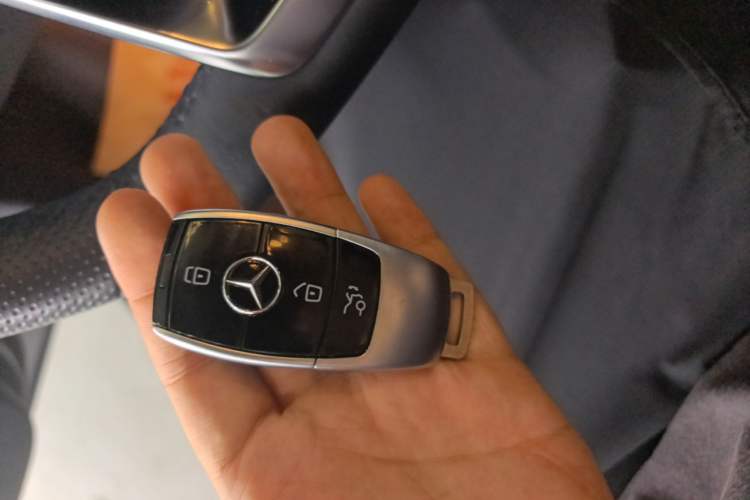 Used Mercedes-Benz E-Class 2016 E 300 L Sporty and Stylish Model Vehicle Key
