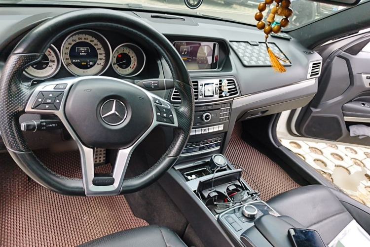 Used Mercedes-Benz E-Class 2016 E 200 Coupe Dynamic Edition Center Console
