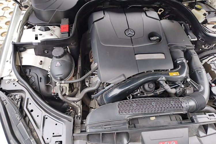 Used Mercedes-Benz E-Class 2016 E 200 Coupe Dynamic Edition Engine Bay Right