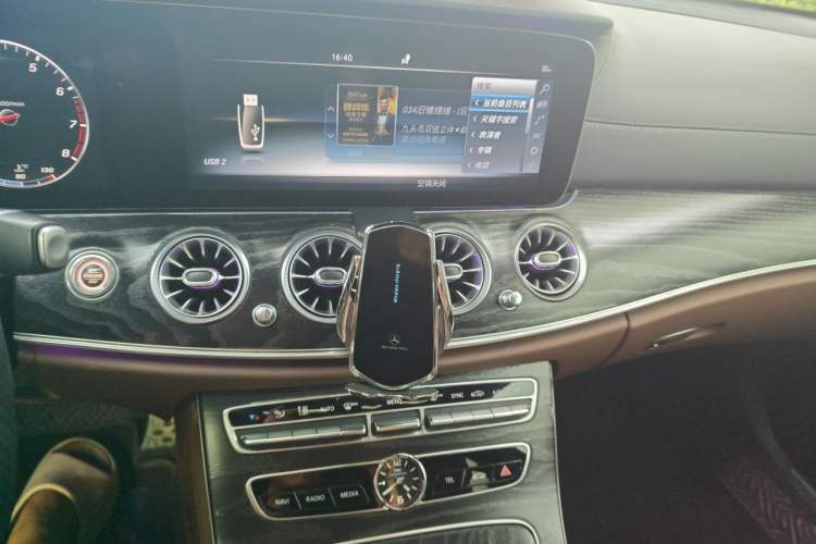Used Mercedes-Benz E-Class 2016 E 200 L Audio And AC Panel