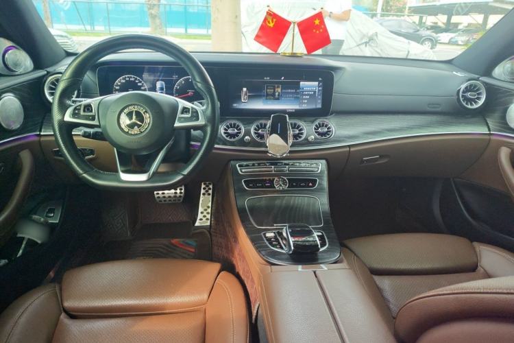 Used Mercedes-Benz E-Class 2016 E 200 L Center Console