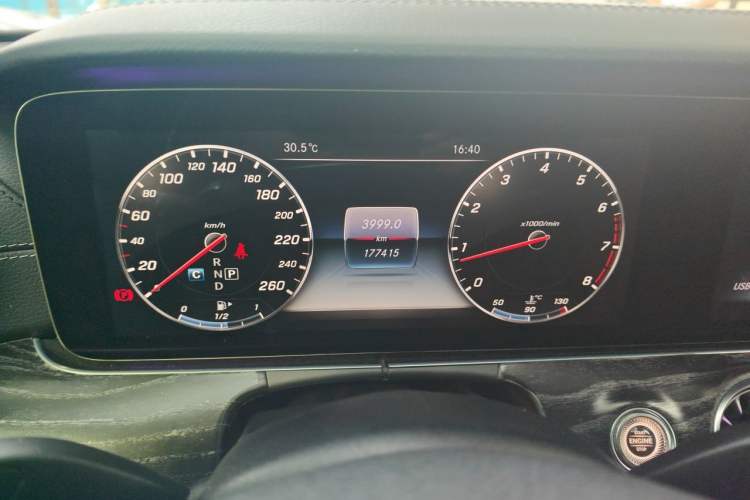Used Mercedes-Benz E-Class 2016 E 200 L Odometer Close Up
