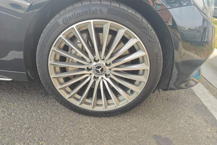 Used Mercedes-Benz E-Class 2016 E 200 L Right Front Wheel Hub