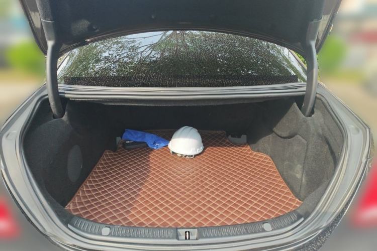 Used Mercedes-Benz E-Class 2016 E 200 L Trunk