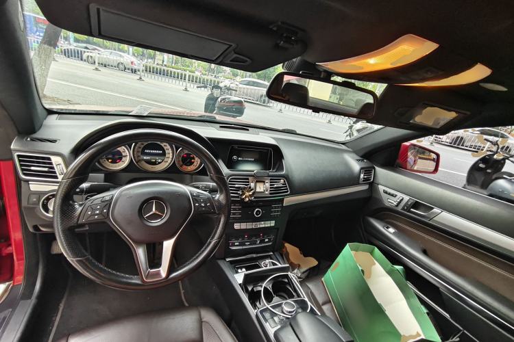Used Mercedes-Benz E-Class 2016 E 200 Coupe Dynamic Edition Center Console