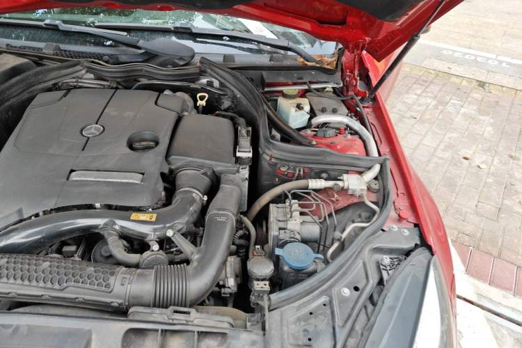 Used Mercedes-Benz E-Class 2016 E 200 Coupe Dynamic Edition Engine Bay Left