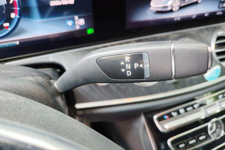 Used Mercedes-Benz E-Class 2016 E 200 L Sport Edition Gear Lever