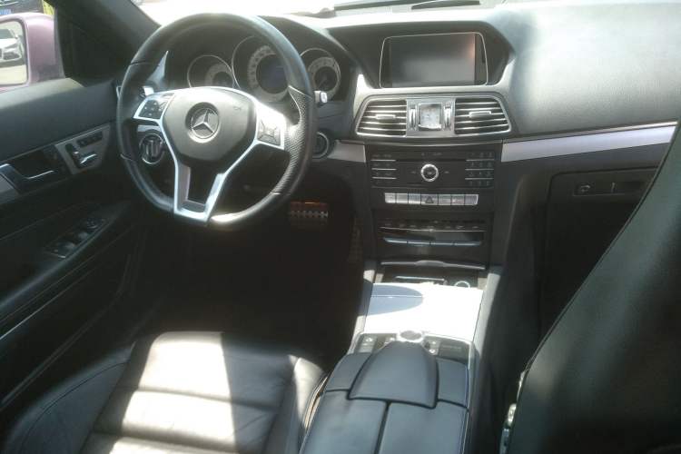 Used Mercedes-Benz E-Class 2016 E 200 Coupe Dynamic Edition Interior 2