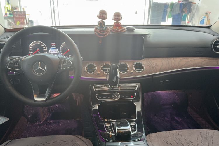 Used Mercedes-Benz E-Class 2016 E 300 L Luxury Model Interior 3
