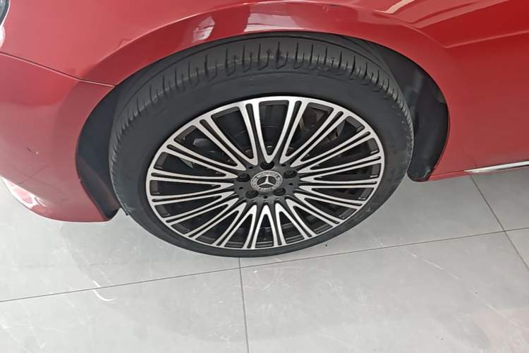 Used Mercedes-Benz E-Class 2016 E 300 L Luxury Model Left Front Wheel Hub