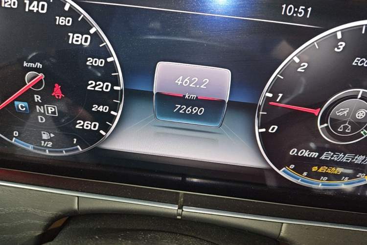 Used Mercedes-Benz E-Class 2016 E 200 L Sport Edition Odometer Close Up