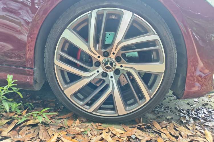 Used Mercedes-Benz E-Class 2016 E 200 Coupe Dynamic Edition Right Front Wheel Hub