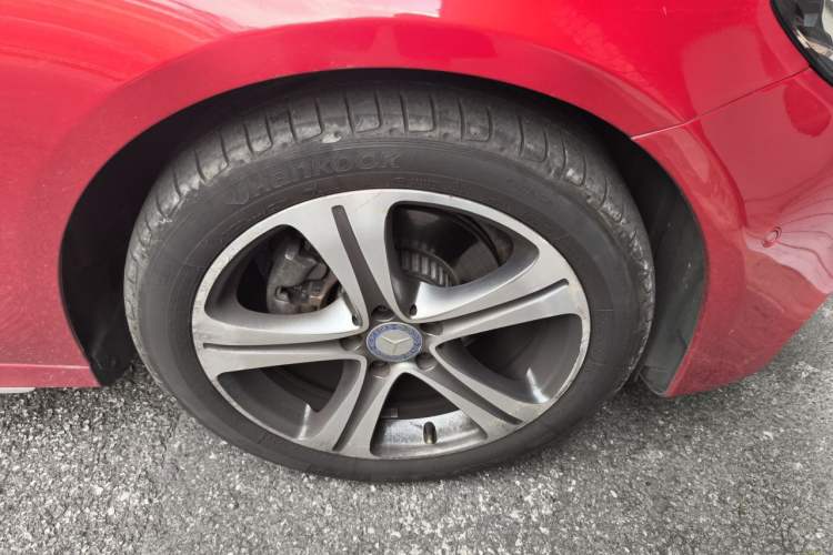 Used Mercedes-Benz E-Class 2016 E 200 L Sport Edition Right Front Wheel Hub