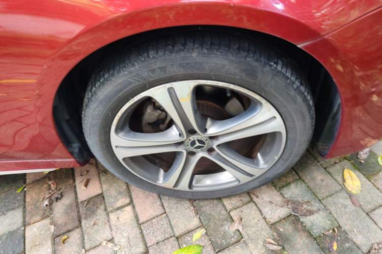 Used Mercedes-Benz E-Class 2016 E 200 L Sport Edition Right Front Wheel Hub