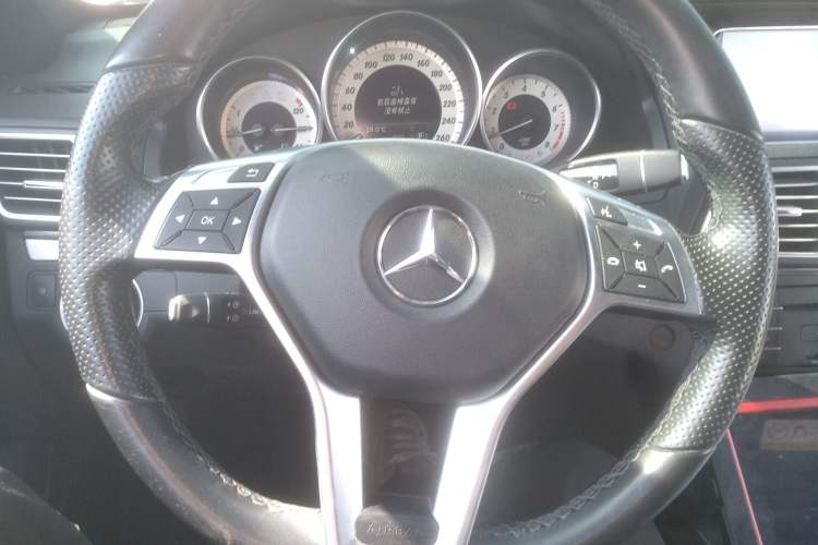 Used Mercedes-Benz E-Class 2016 E 200 Coupe Dynamic Edition Steering Wheel