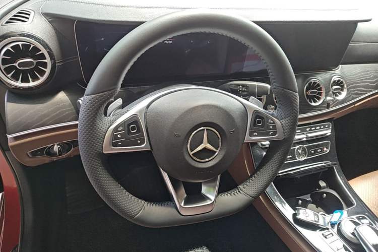 Used Mercedes-Benz E-Class 2016 E 200 L Sport Edition Steering Wheel