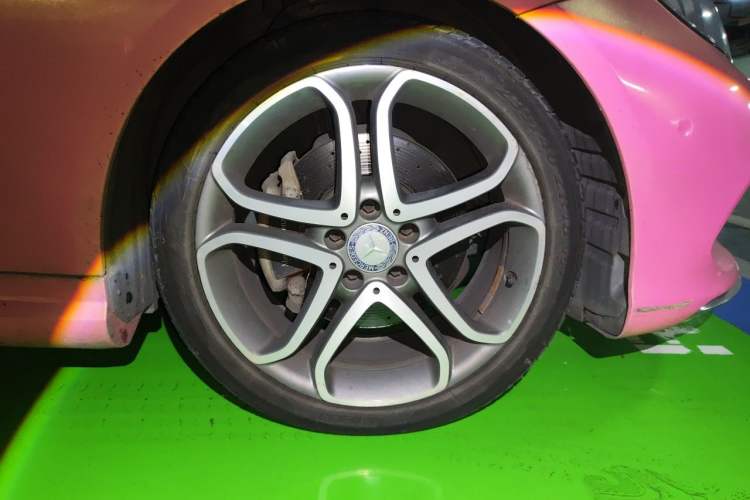 Used Mercedes-Benz E-Class 2016 E 200 Coupe Dynamic Edition Right Front Wheel Hub