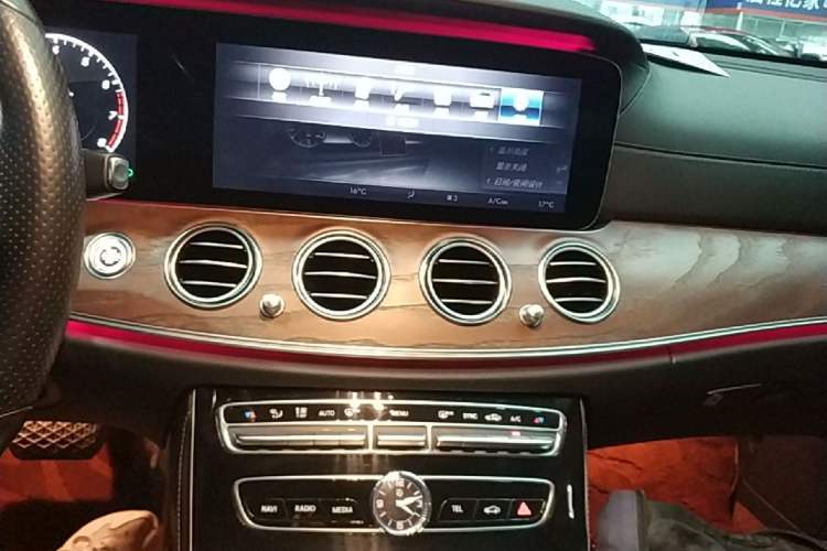 Used Mercedes-Benz E-Class 2016 E 200 L Audio And AC Panel