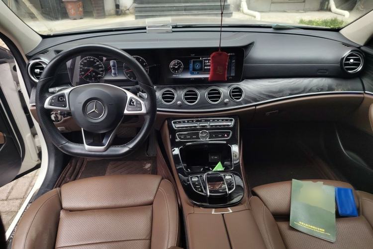 Used Mercedes-Benz E-Class 2016 E 200 L Sport Edition Center Console