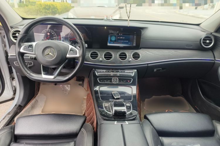 Used Mercedes-Benz E-Class 2016 E 200 L Sport Edition Center Console