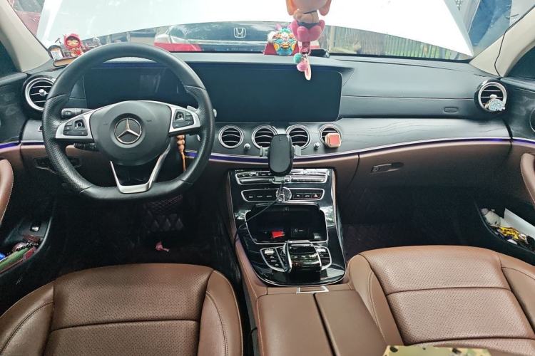 Used Mercedes-Benz E-Class 2016 E 300 L Sporty and Stylish Model Center Console