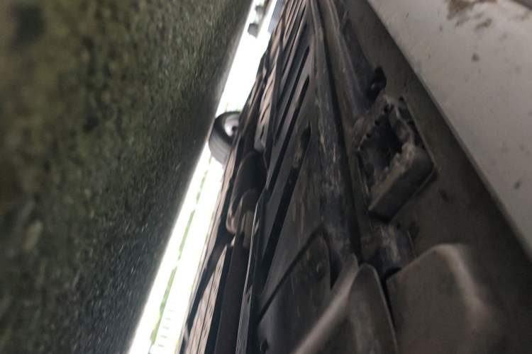 Used Mercedes-Benz E-Class 2016 E 300 L Luxury Model Chassis Front Right