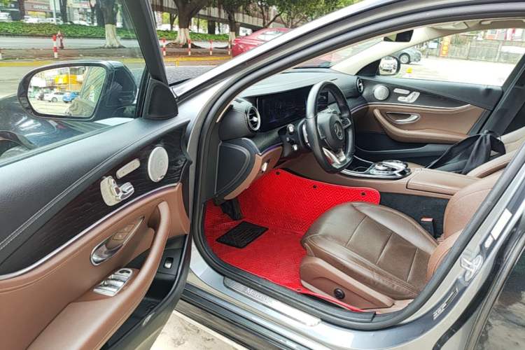 Used Mercedes-Benz E-Class 2016 E 300 L Sporty and Stylish Model Driver Seat
