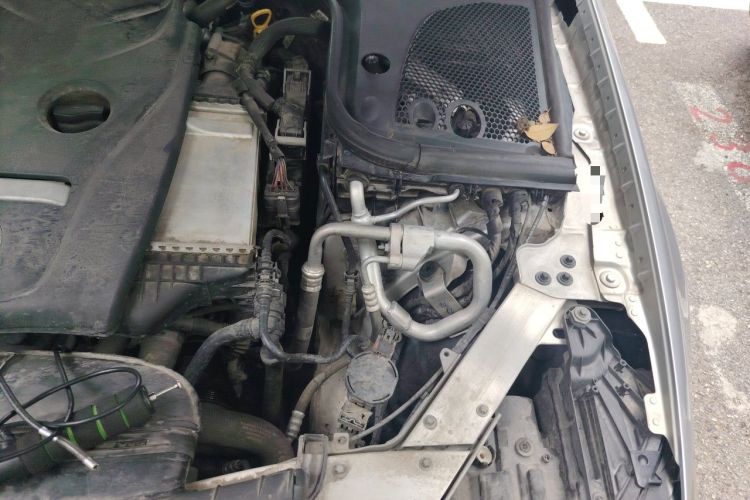 Used Mercedes-Benz E-Class 2016 E 200 L Engine Bay Left