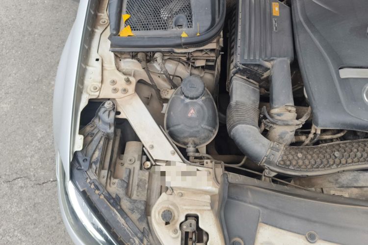 Used Mercedes-Benz E-Class 2016 E 200 L Sport Edition Engine Bay Right