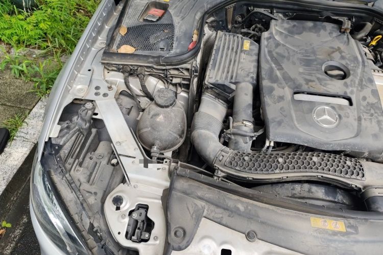 Used Mercedes-Benz E-Class 2016 E 200 L Sport Edition Engine Bay Right