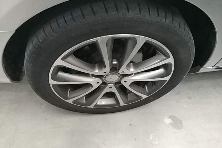 Used Mercedes-Benz E-Class 2016 E 200 L Exterior 5