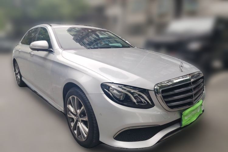 Used Mercedes-Benz E-Class 2016 E 200 L Front Right 45 Deg