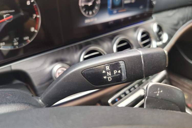 Used Mercedes-Benz E-Class 2016 E 200 L Sport Edition Gear Lever