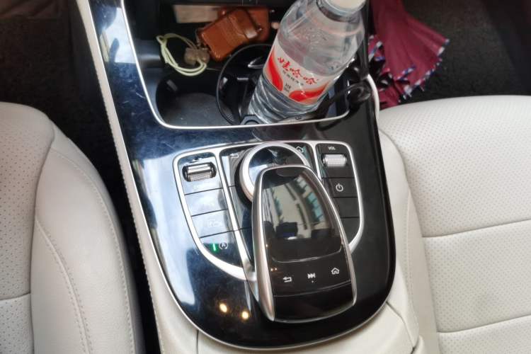 Used Mercedes-Benz E-Class 2016 E 300 L Sporty and Stylish Model Gear Lever