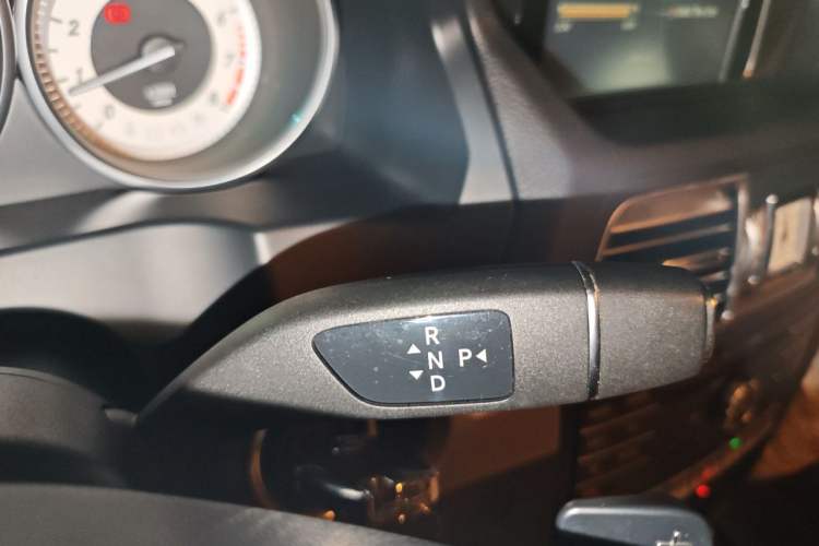 Used Mercedes-Benz E-Class 2016 E 200 Coupe Dynamic Edition Gear Lever