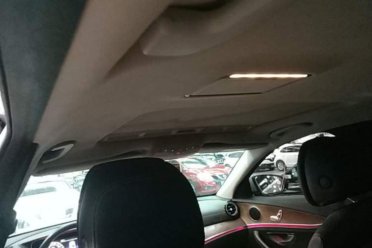 Used Mercedes-Benz E-Class 2016 E 200 L Headliner