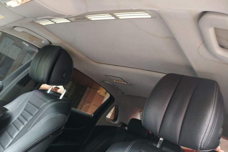 Used Mercedes-Benz E-Class 2016 E 300 L Sporty and Stylish Model Headliner