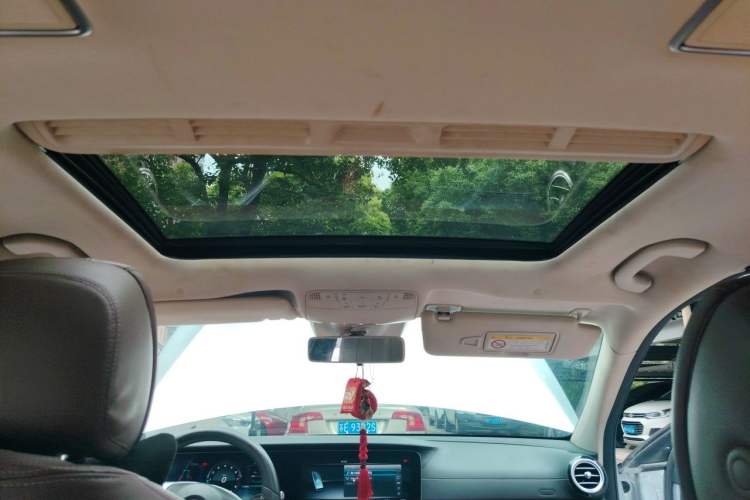 Used Mercedes-Benz E-Class 2016 E 200 L Headliner