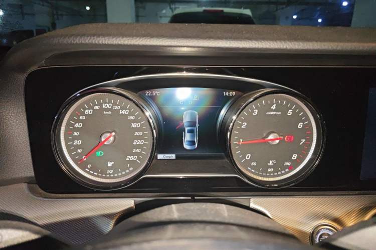 Used Mercedes-Benz E-Class 2016 E 300 L Sport Luxury Model Instrument Cluster