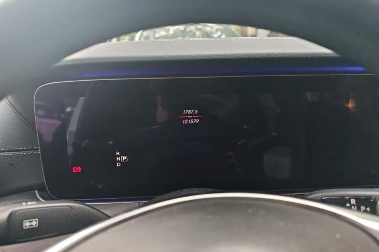 Used Mercedes-Benz E-Class 2016 E 300 L Sporty and Stylish Model Instrument Cluster