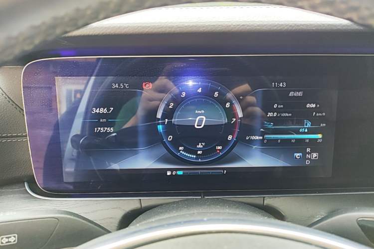 Used Mercedes-Benz E-Class 2016 E 300 L Sporty and Stylish Model Instrument Cluster