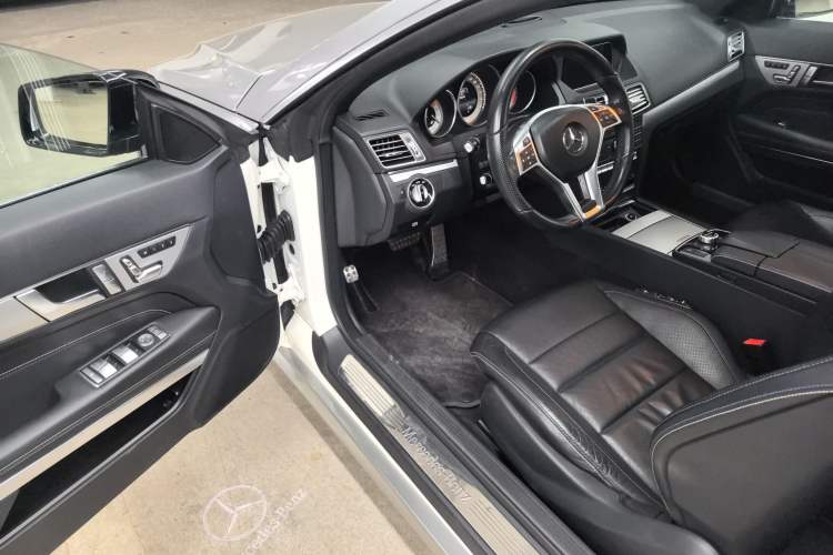 Used Mercedes-Benz E-Class 2016 E 200 Coupe Dynamic Edition Interior 2