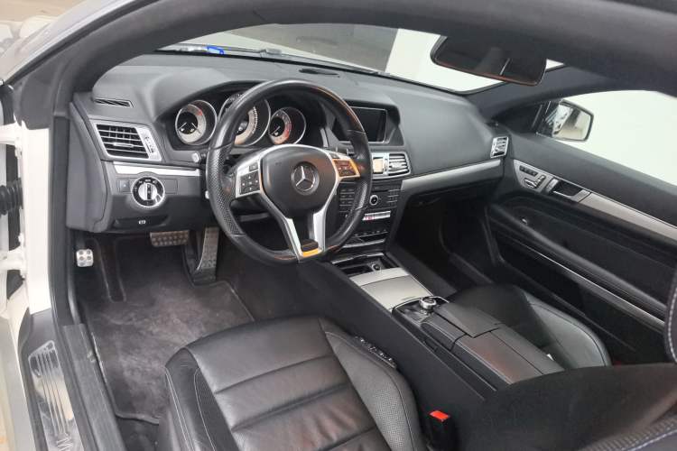 Used Mercedes-Benz E-Class 2016 E 200 Coupe Dynamic Edition Interior 3
