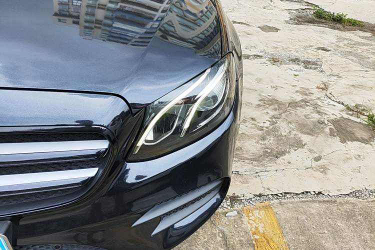 Used Mercedes-Benz E-Class 2016 E 300 L Sporty and Stylish Model Left Front Headlight