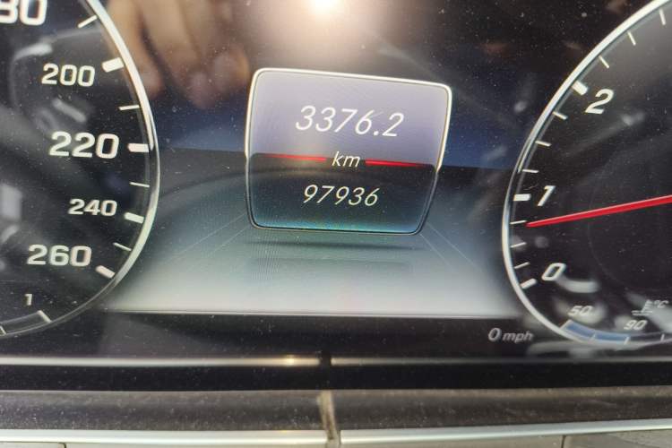 Used Mercedes-Benz E-Class 2016 E 200 L Sport Edition Odometer Close Up