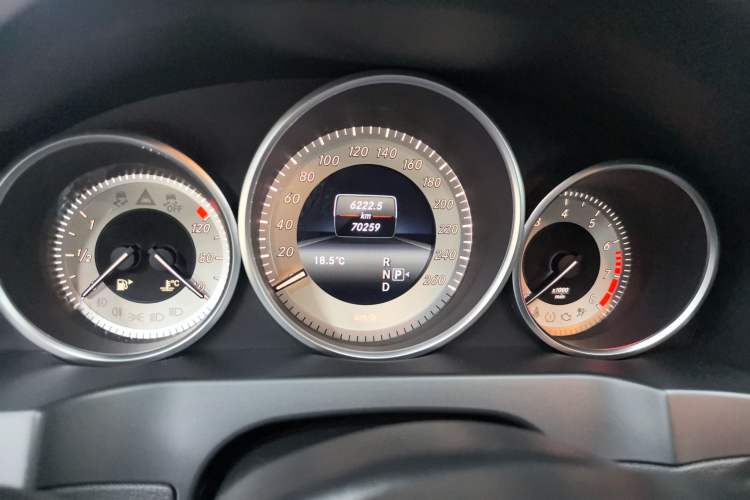 Used Mercedes-Benz E-Class 2016 E 200 Coupe Dynamic Edition Odometer Close Up